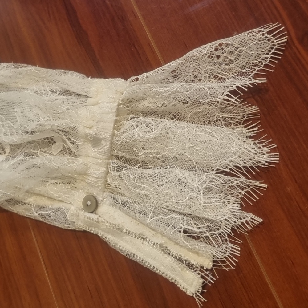And Now This Lace Top Cream Size Extra Small - Picture 8 of 12